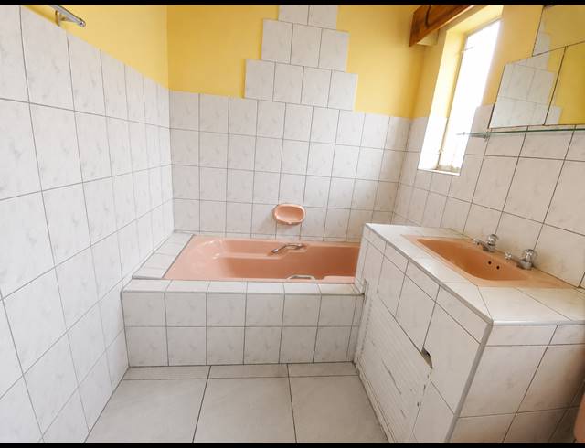 5 BEDROOM HOUSE FOR SALE IN BONANNE